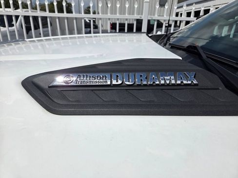 Used 2025 Chevrolet Silverado 2500 LT w/ Convenience Package AWD/4WD image 4