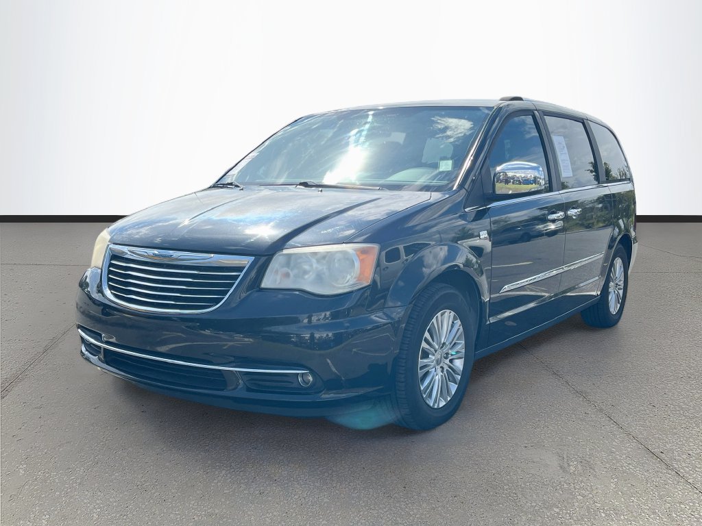 Used 2014 Chrysler Town & Country Touring-L FWD image 3