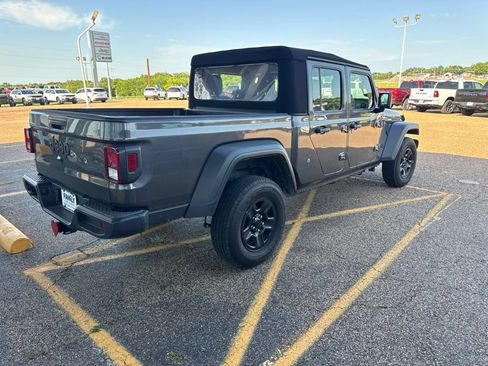 Used 2024 Jeep Gladiator Sport AWD/4WD image 6