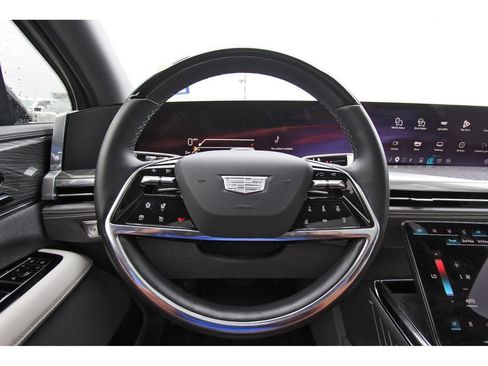 Used 2025 Cadillac Escalade IQ Sport 1 w/ Smart Trailering package image 14