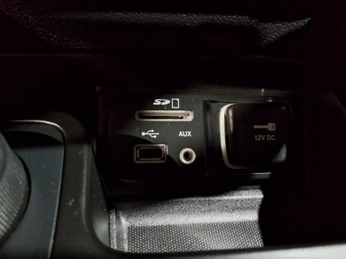 Certified 2016 Jeep Cherokee Latitude w/ Cold Weather Group image 19