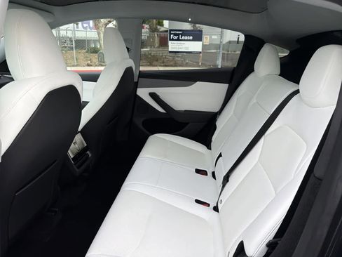 Used 2026 Tesla Model Y 2WD image 29