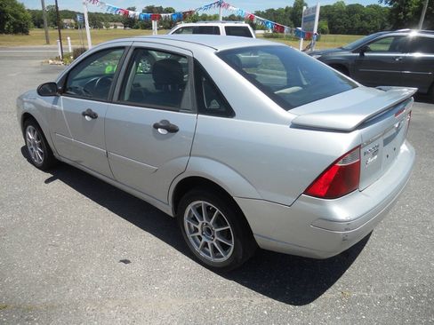 Used 2006 Ford Focus SES FWD image 26