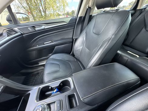 Used 2020 Ford Fusion Titanium AWD/4WD image 21