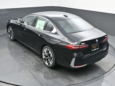 New 2025 BMW 530i w/ Premium Package image 40