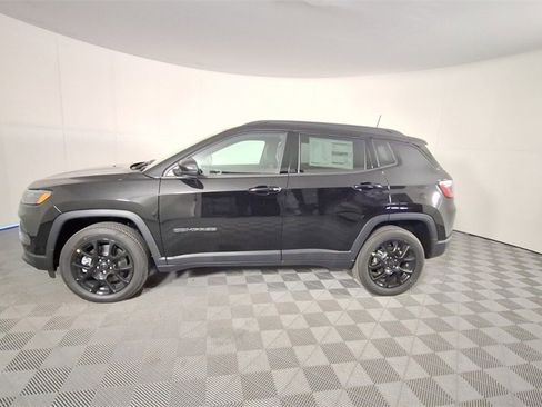 New 2026 Jeep Compass Latitude image 7