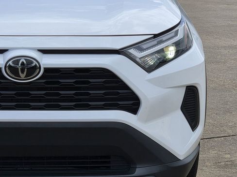 Used 2024 Toyota RAV4 XLE FWD image 4