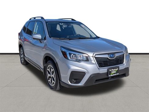 Used 2020 Subaru Forester Premium image 3