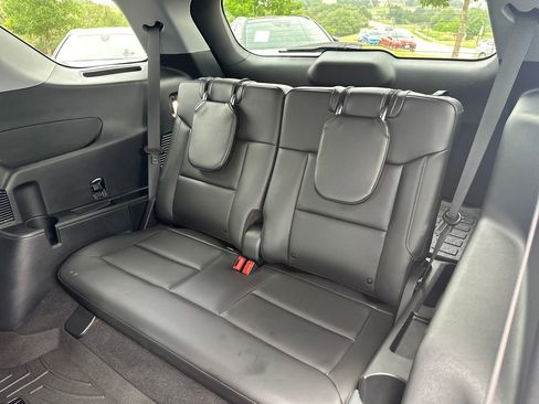 Used 2024 Ford Explorer XLT w/ Equipment Group 202A RWD image 33