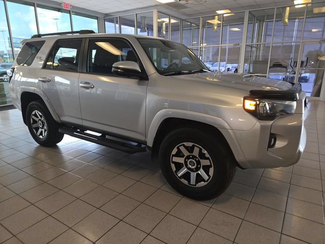 Used 2023 Toyota 4Runner TRD Off-Road Premium w/ Moonroof Package AWD/4WD image 2