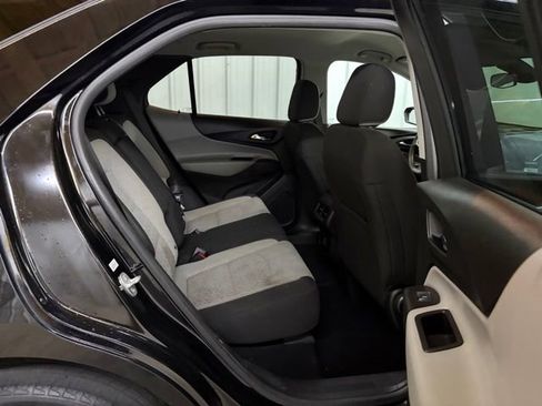 Used 2022 Chevrolet Equinox LS w/ LS Convenience Package FWD image 12