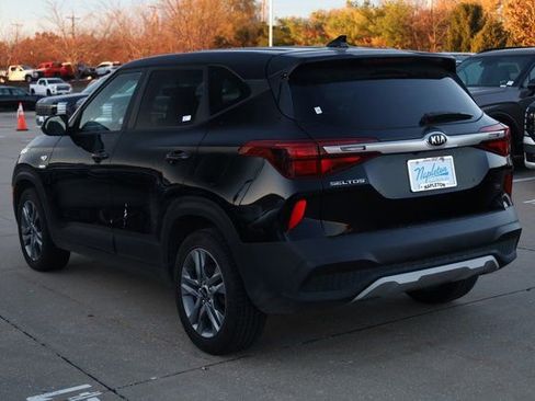 Used 2021 Kia Seltos LX image 7