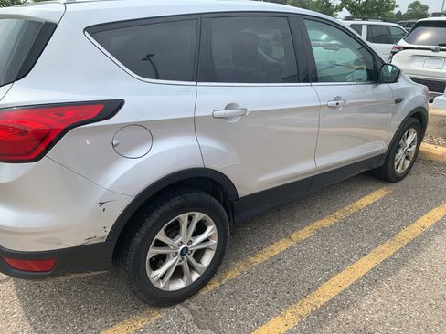 Used 2019 Ford Escape SE FWD image 4