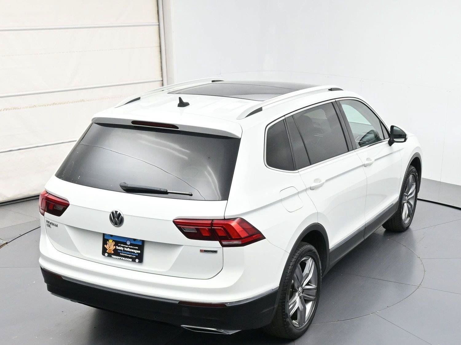 Used 2020 Volkswagen Tiguan SEL w/ 3rd Row Seat Package AWD/4WD image 33