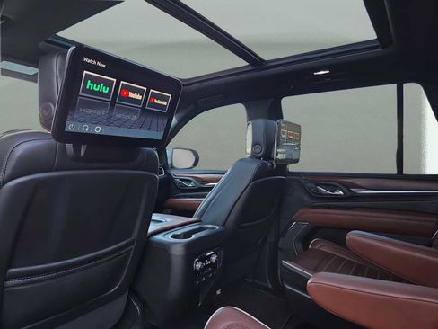 Used 2023 GMC Yukon Denali Ultimate image 16