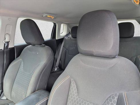 Used 2018 Jeep Compass Sport FWD image 12