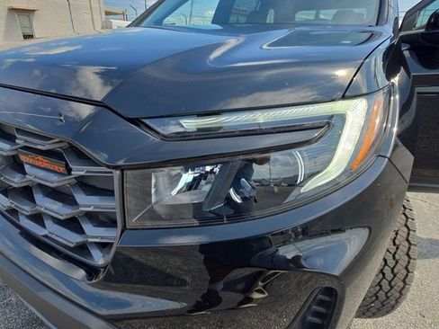 Used 2025 Honda Passport TrailSport image 29