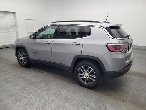 Used 2020 Jeep Compass Latitude image 3