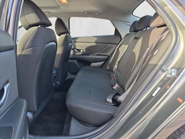 Used 2025 Hyundai Elantra SEL FWD image 18