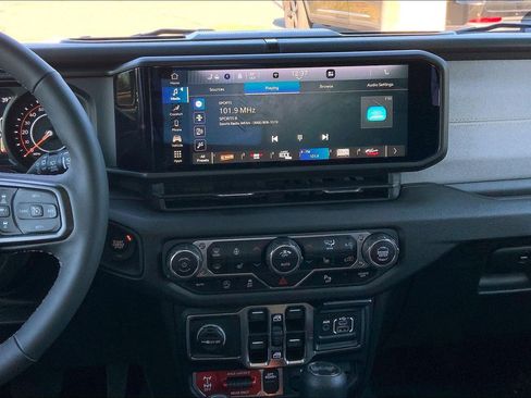 Certified 2025 Jeep Wrangler Willys image 6