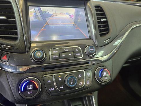 Used 2014 Chevrolet Impala LT w/ Premium Seating Package image 22