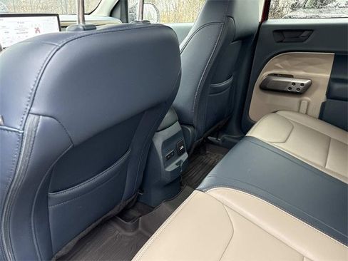 Certified 2025 Ford Maverick Lariat w/ 4K Tow Package image 17