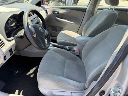 Used 2011 Toyota Corolla LE FWD image 10