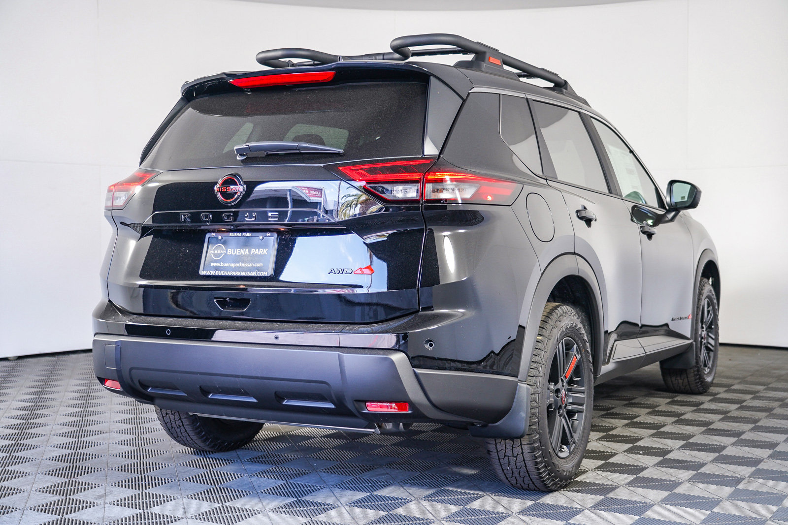 Used 2025 Nissan Rogue SV AWD/4WD image 6