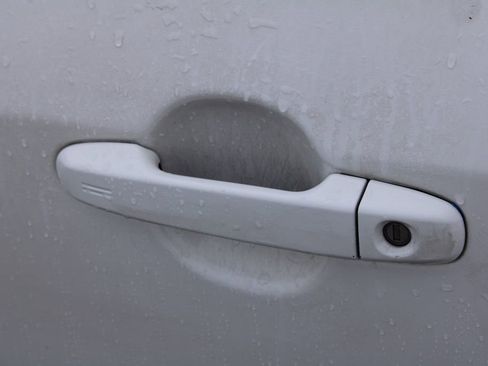 Used 2013 Toyota Camry XLE image 14