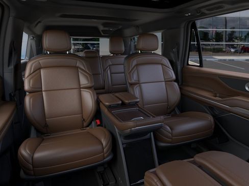 New 2026 Lincoln Navigator L Reserve AWD/4WD image 11