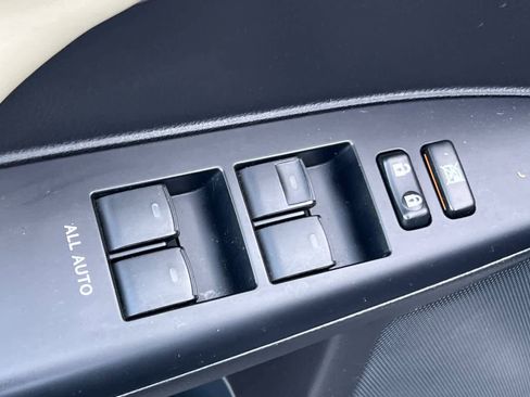 Used 2013 Lexus CT 200h w/ Premium Pkg w/Navigation image 13