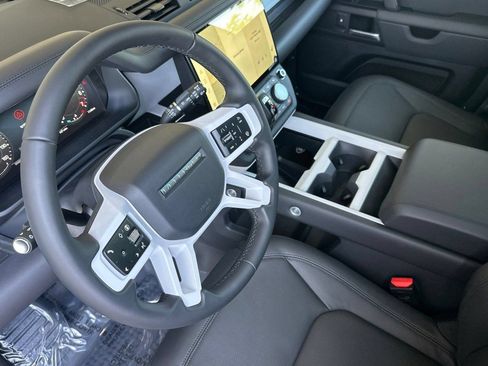 New 2026 Land Rover Defender 110 X-Dynamic SE AWD/4WD image 4