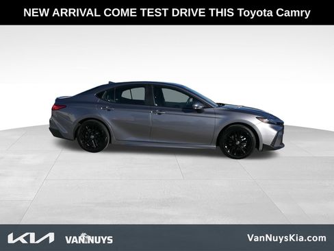 Used 2025 Toyota Camry SE image 2
