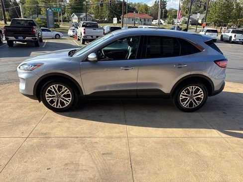 Used 2022 Ford Escape SEL w/ Class II Trailer Tow Package image 4