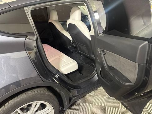 Used 2023 Tesla Model Y Long Range AWD/4WD image 22