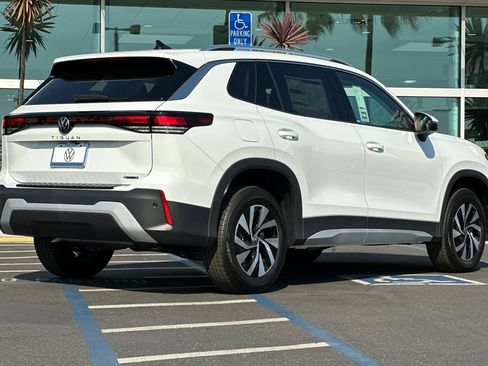 New 2025 Volkswagen Tiguan S image 5