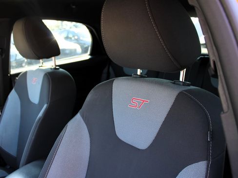 Used 2014 Ford Focus ST image 19