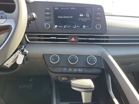 New 2026 Hyundai Elantra SE FWD image 14