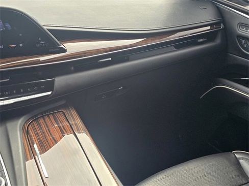 Used 2021 Cadillac Escalade ESV Premium Luxury image 20