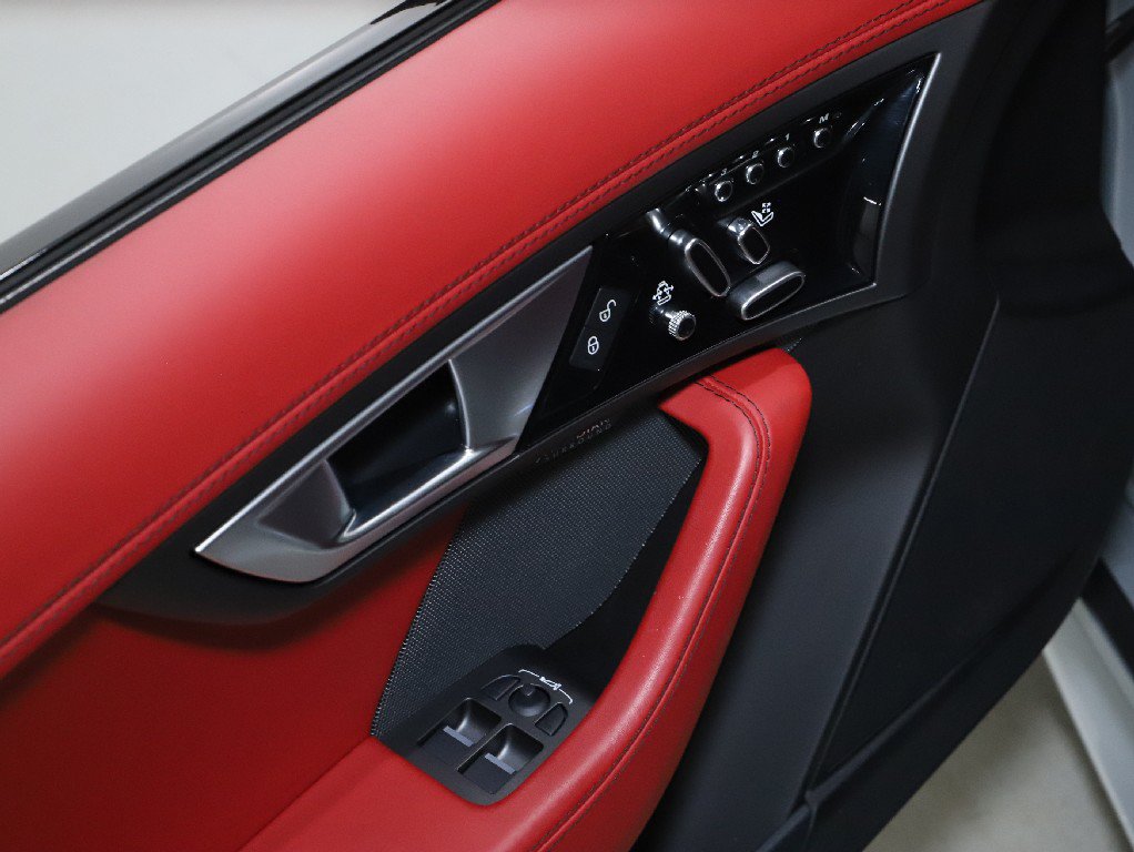 Used 2016 Jaguar F-TYPE S AWD/4WD image 27