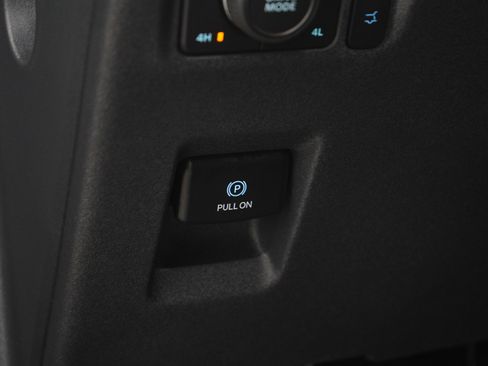 Used 2025 Ford Expedition Max Platinum AWD/4WD image 32