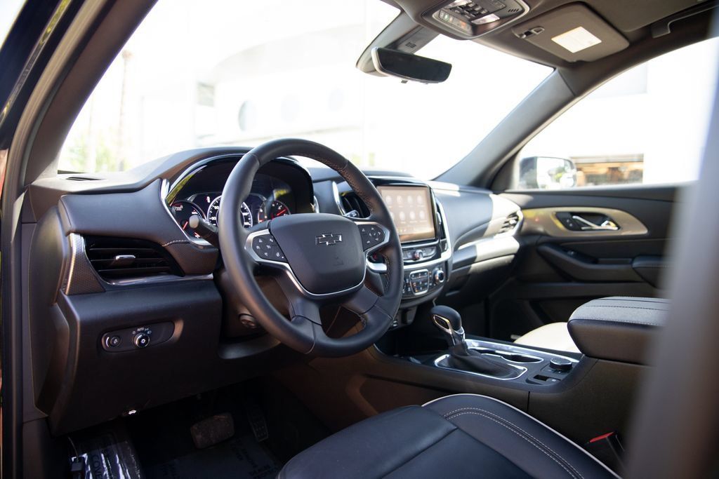 Used 2023 Chevrolet Traverse Premier w/ Redline Edition AWD/4WD image 10