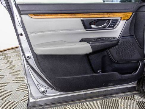 Used 2020 Honda CR-V Touring image 39