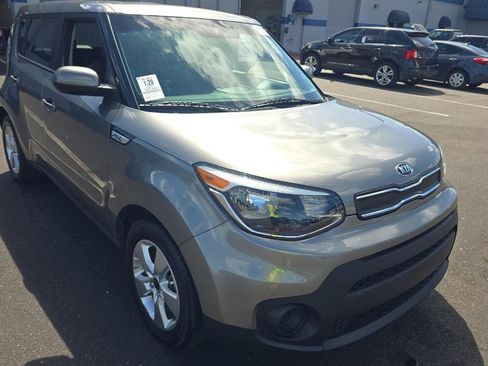 Used 2017 Kia Soul image 3
