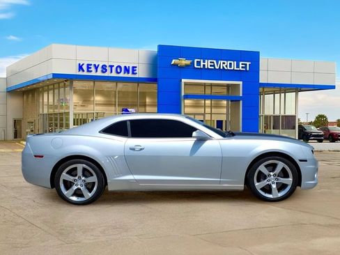 Used 2010 Chevrolet Camaro SS w/ RS Package RWD image 8