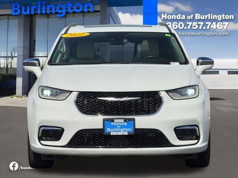 Used 2021 Chrysler Pacifica Limited w/ Premium & Safety Sphere Group AWD/4WD image 10