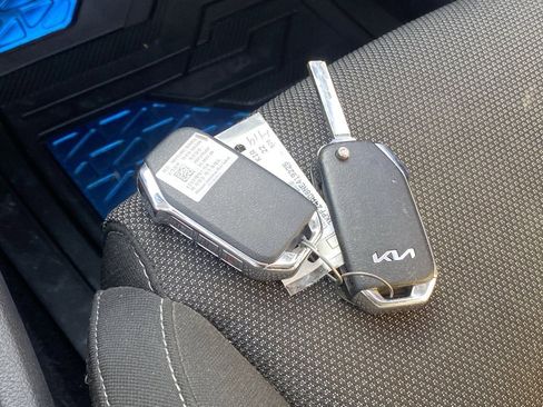 Used 2022 Kia Forte LXS w/ LXS Technology Package image 5