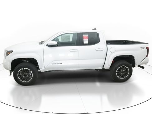 New 2025 Toyota Tacoma TRD Sport image 3