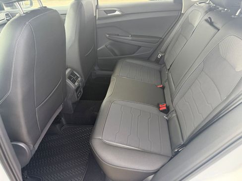 New 2026 Volkswagen Taos SE image 12