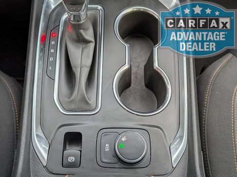Used 2021 Chevrolet Traverse LT FWD image 12